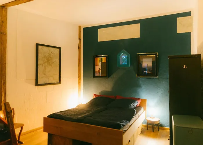 The Upholstery Tinyhouse Deluxe Eco Chalet Kreativ Citynah