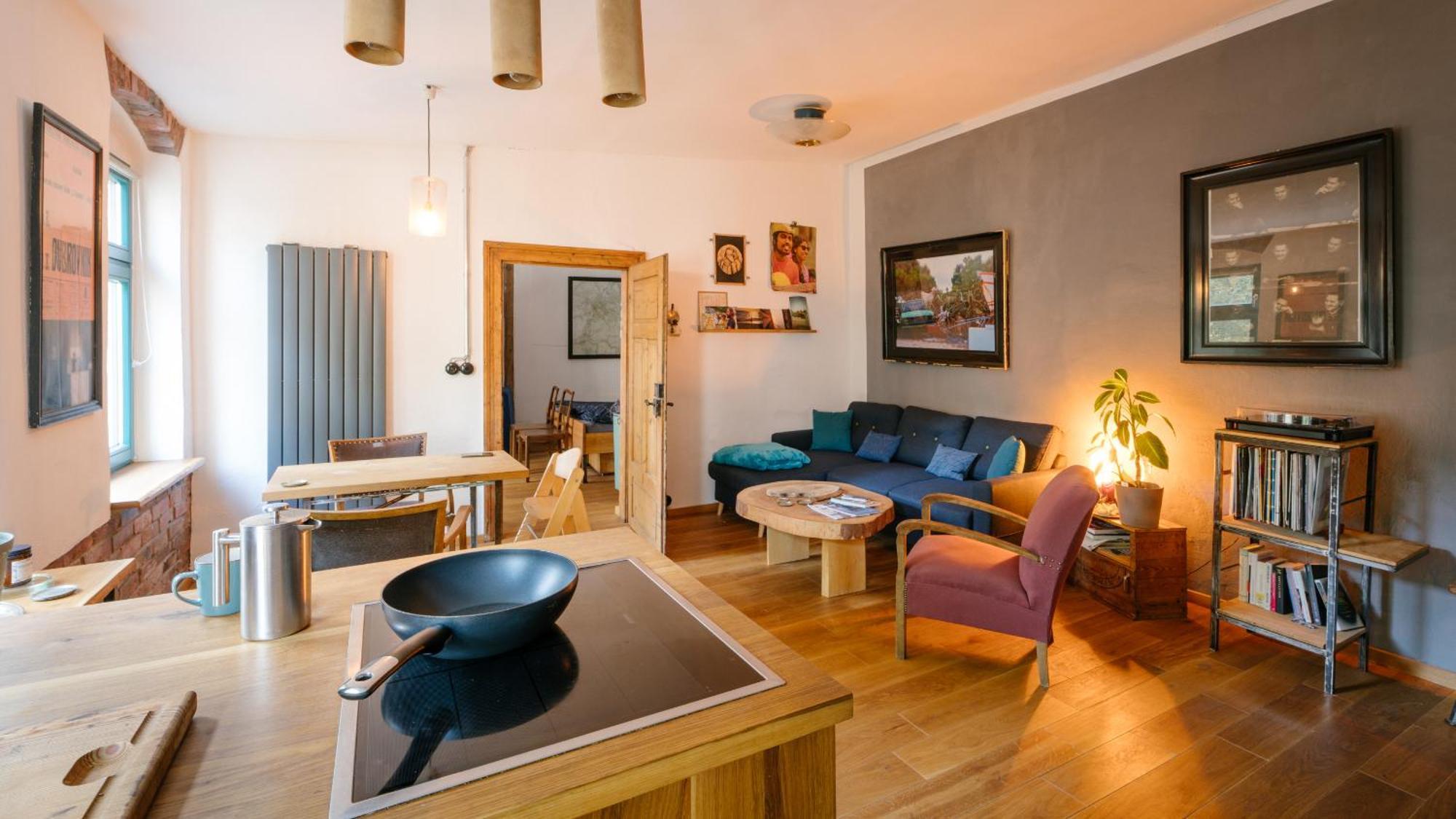 The Upholstery Tinyhouse Deluxe Eco Kreativ Citynah Apartment *