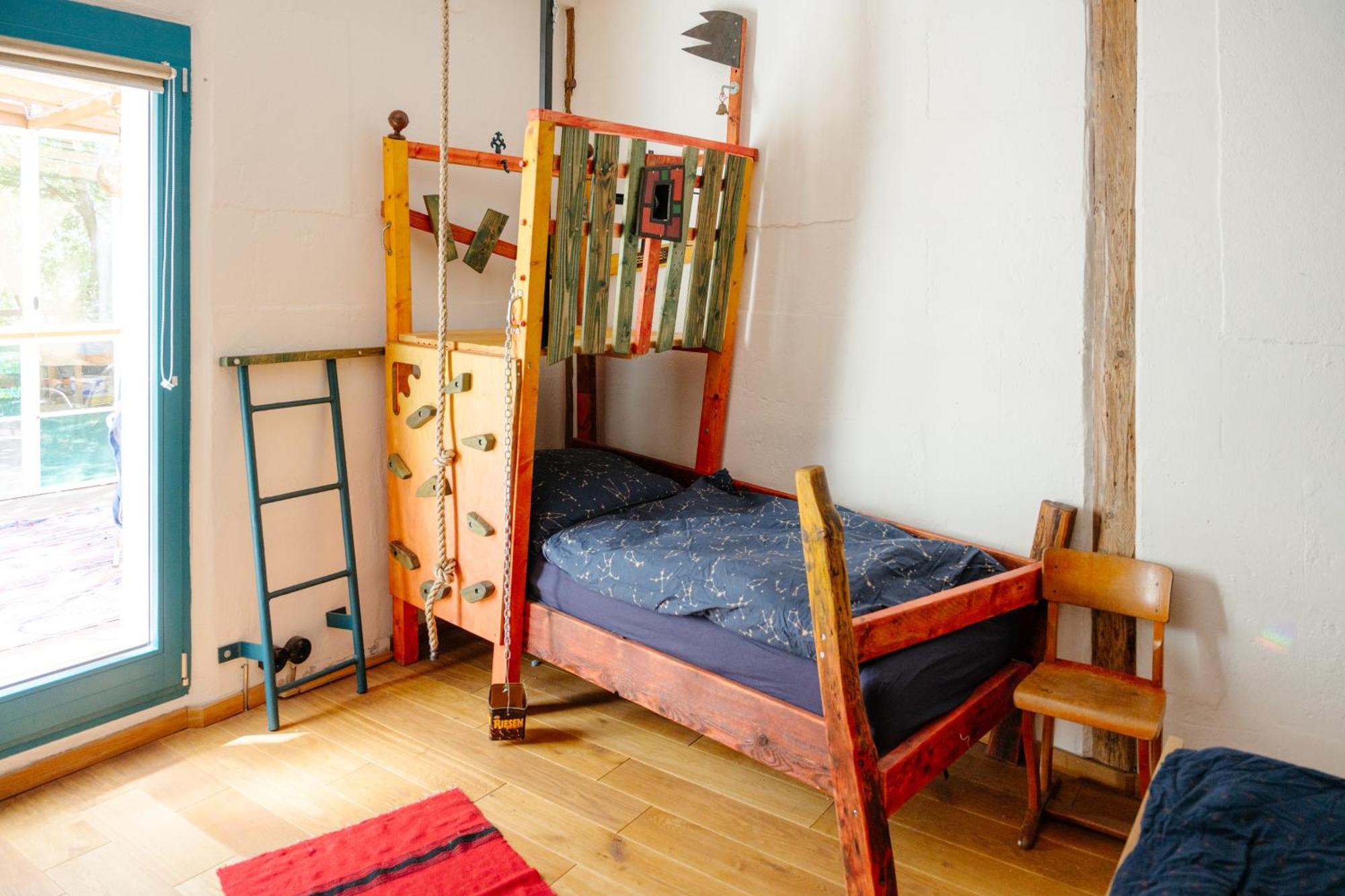 The Upholstery Tinyhouse Deluxe Eco Kreativ Citynah *