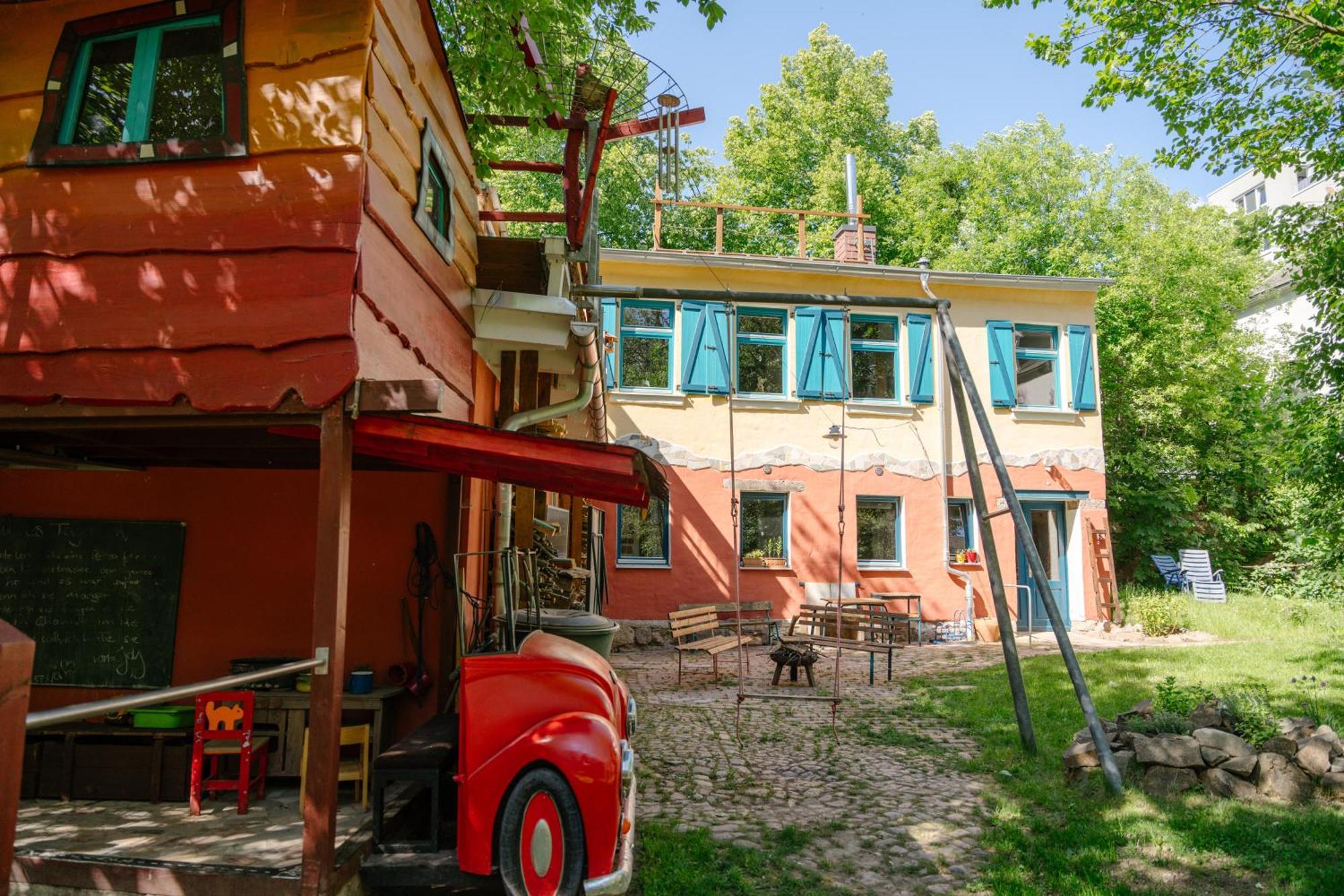 The Upholstery Tinyhouse Deluxe Eco Kreativ Citynah Apartment
